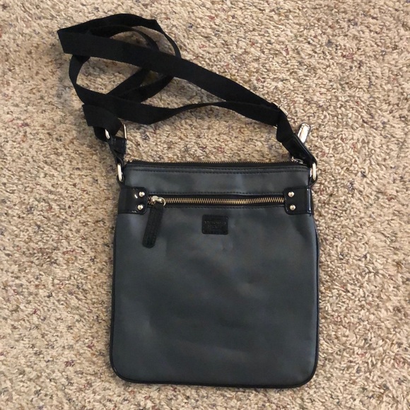 Victoria Secret Travel Bag Set - Picture 5 of 5